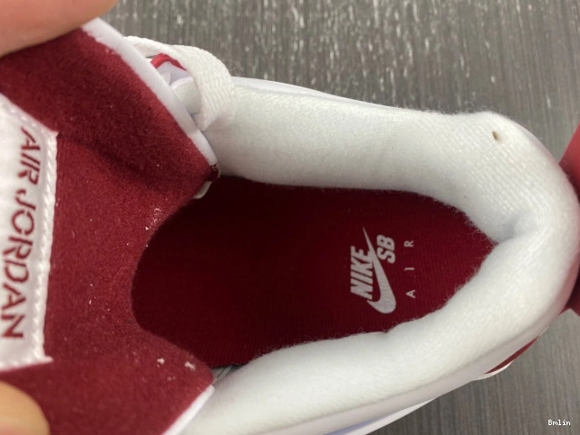 Bmlin Pine 4 DR5415-160 Retro SB Jordan Red 0731